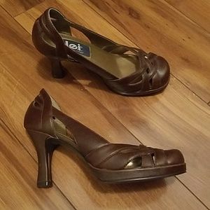 Lei Brown Heels
